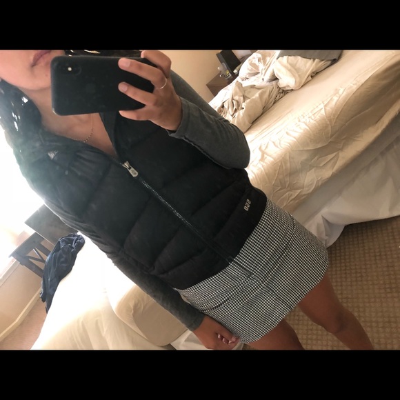 North Face Puffy Vest - Picture 7 of 8